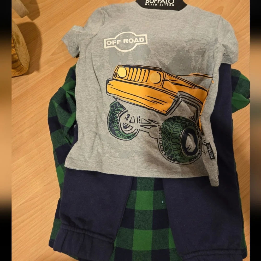 BUFFALO DAVID BITTON BOYS 3 PIECE OUTFIT BRAND NEW WITH TAGS GREEN & NAVY BLU